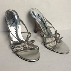 Nina 90s/early 2000s Silver Strappy Heels
